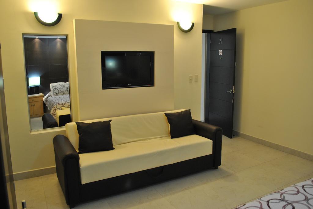 Hotel La Torre San Francisco San Francisco Del Rincon ภายนอก รูปภาพ